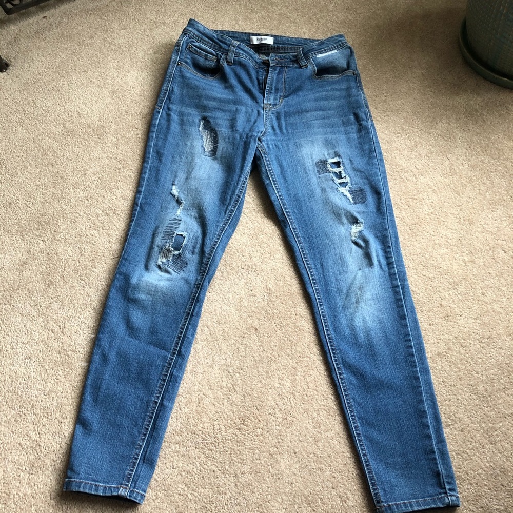 3/$12 Kenzie Distressed skinny jeans